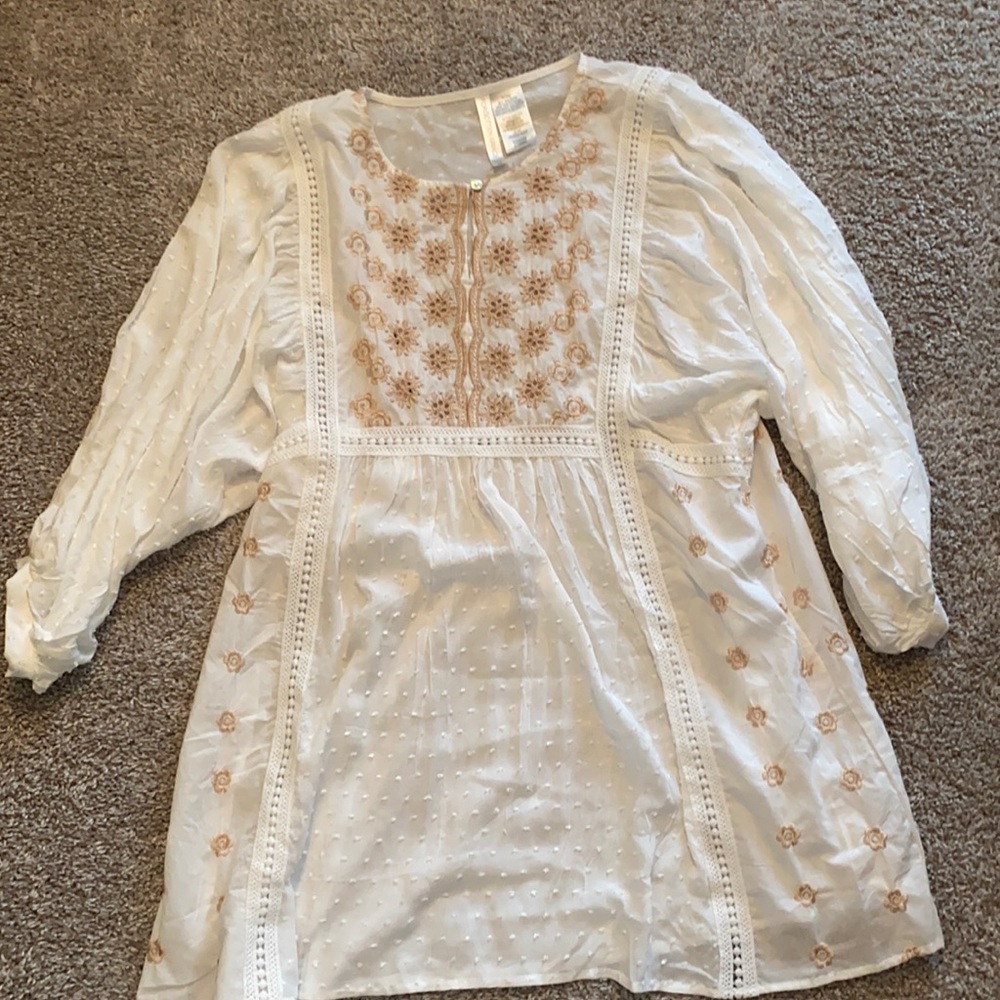 Flowy white top